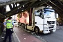 LKW blieb unter Bruecke haengen Koeln Deutz Opladenerstr Deutz Muelheimerstr P032